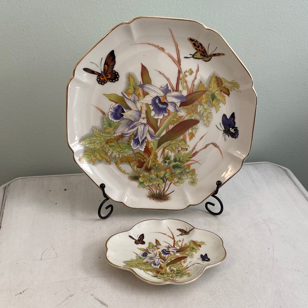 Iris and Butterfly Porcelain Plate Set